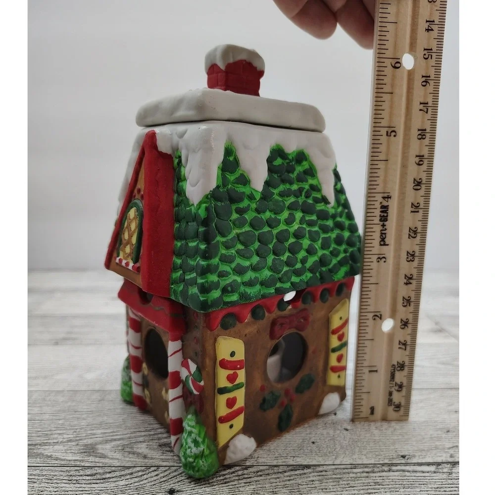 Potpourri Designs gingerbread house